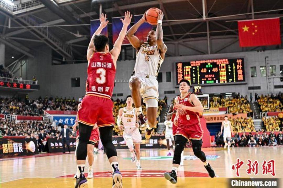 包含罗斯托克瞄准胜利，力争在主场表现出色的词条