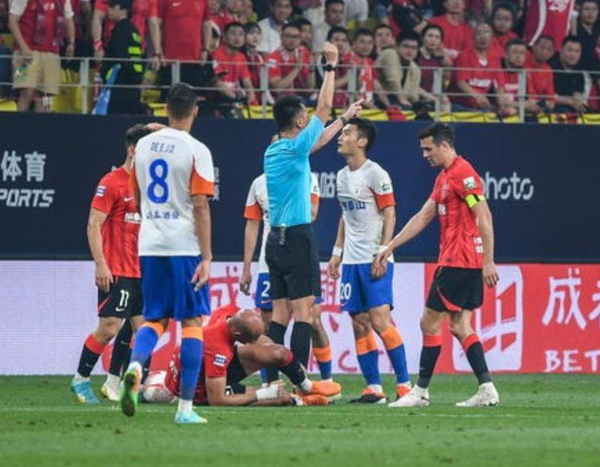 快船官方公布新规，复出首战轰40分引发争议，三连败球迷热议！