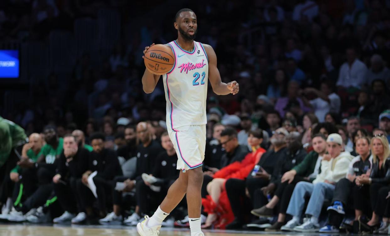 包含威金斯复出首战，西亚卡姆状态火爆，热火成为焦点！的词条